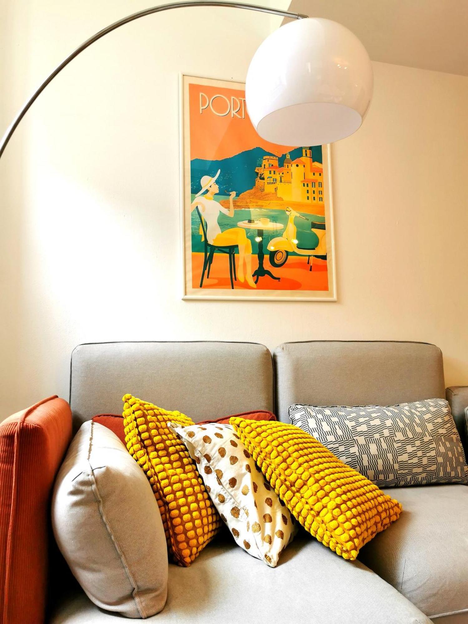Old Town Apartment With Terrace - Live Love Lake Peschiera del Garda Ngoại thất bức ảnh